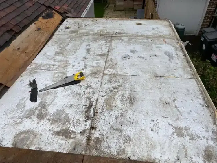 Branders Lane, Christchurch: completed roof