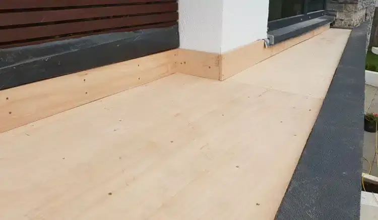 Lilliput: completed roof
